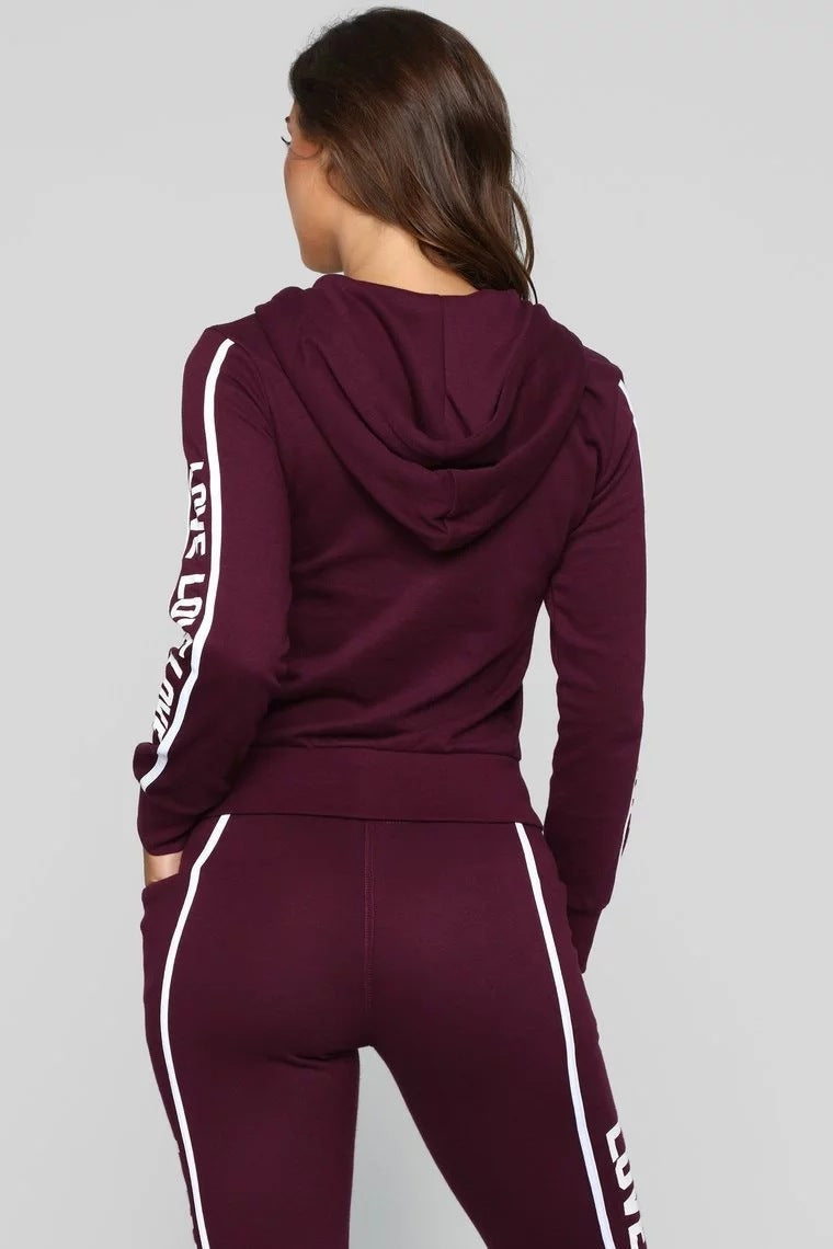 Stylish 2-Piece Athleisure Tracksuit with Graphic Text