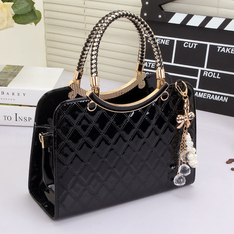 Quilted PU Leather Handbag - Elegant & Glamorous