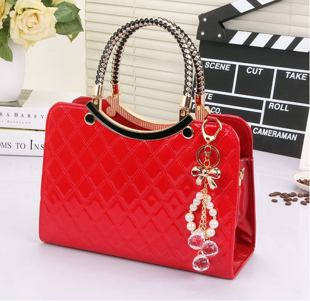 Quilted PU Leather Handbag - Elegant & Glamorous