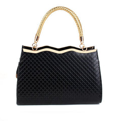 Elegant Quilted Handbag with Chic Metal Chain Handles