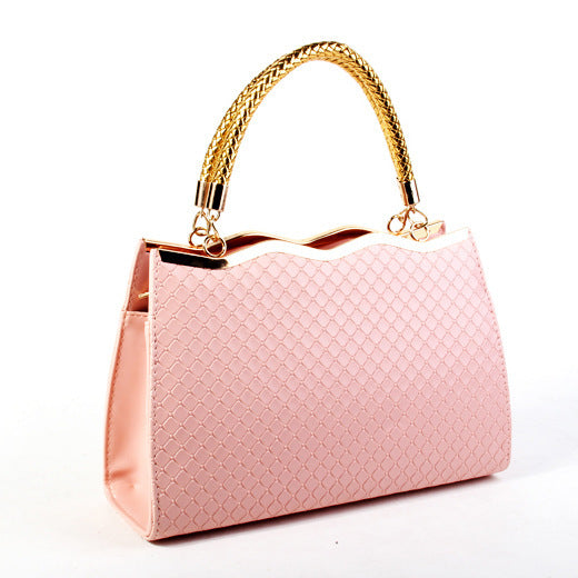 Elegant Quilted Handbag with Chic Metal Chain Handles