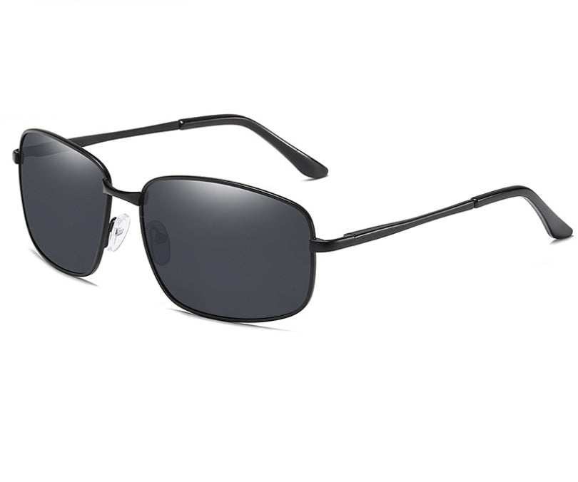 Sleek and Stylish Gunmetal Metal Aviator Sunglasses