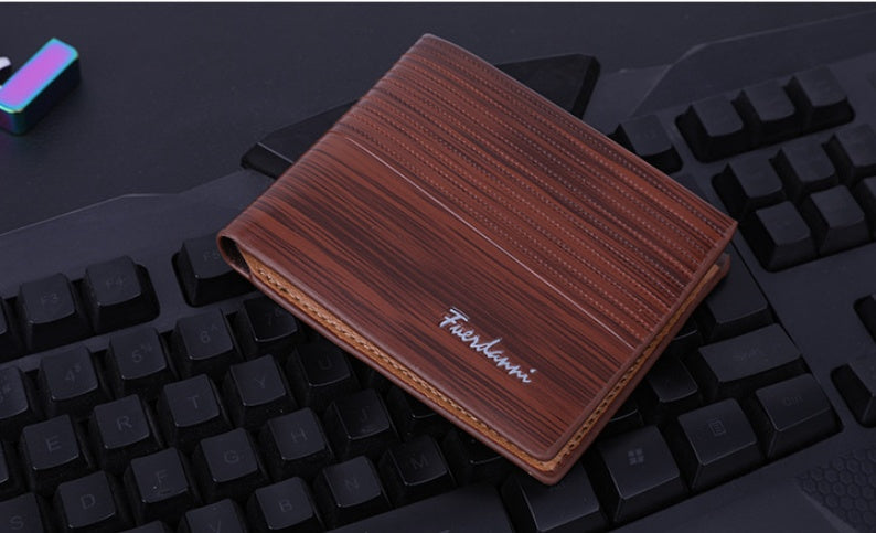 Fuerdanni Wallet - Handcrafted with Elegant Striped Design