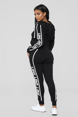 Stylish 2-Piece Athleisure Tracksuit with Graphic Text