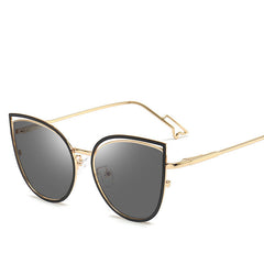 Stylish Cat Eye Sunglasses with Gradient Lenses and Gold Trim