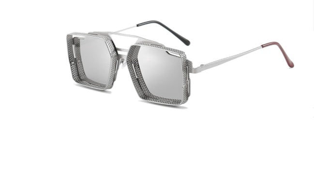 Exquisite Squared Sunglasses with Sophisticated Metallic Accents