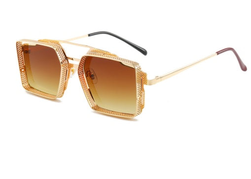 Exquisite Squared Sunglasses with Sophisticated Metallic Accents